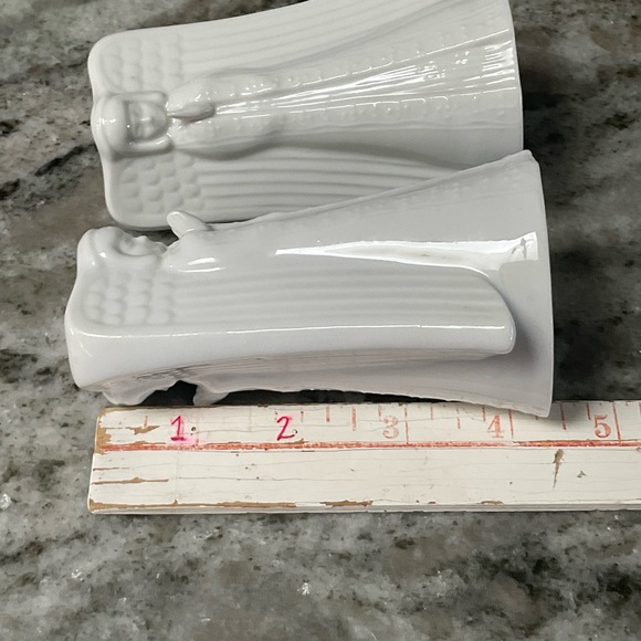 CCCC Japan Vintage Praying ANGELS White Porcelain Pair Candlestick Holders 4.25" - Picture 7 of 8